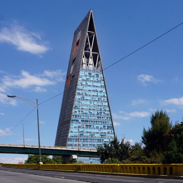 Башня Инсигния Башня Инсигния