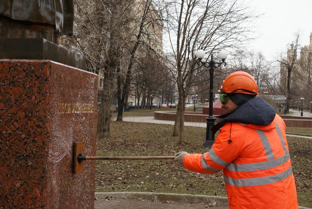 уборка памятника