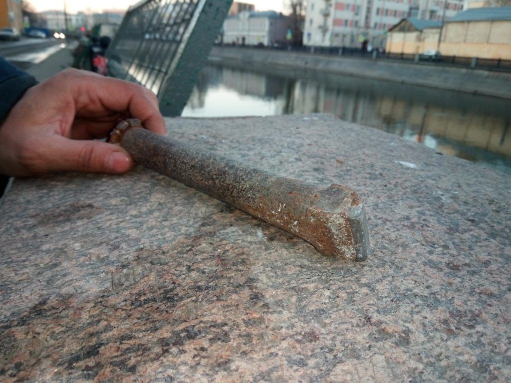 Закольник с наконечником из победита Закольник с наконечником из победита