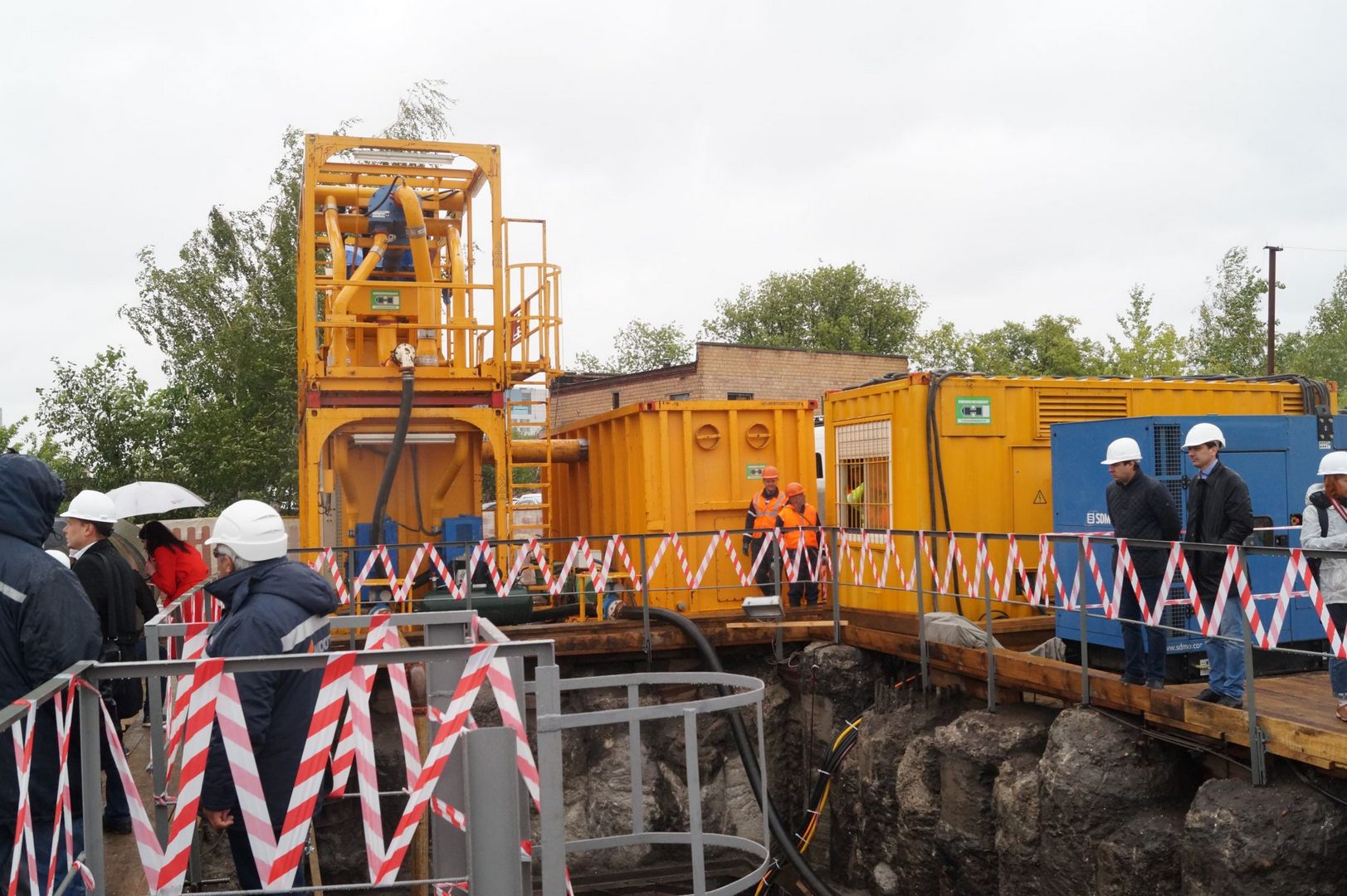 строитель, мосгаз, реконструкция газопровода, дюкер, трубы, стройплощадка