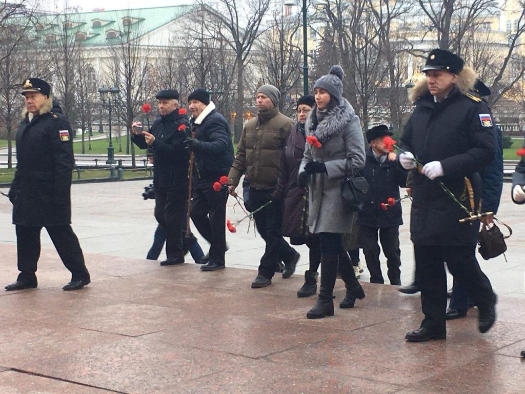 вечный огонь, возложение цветов, делегация