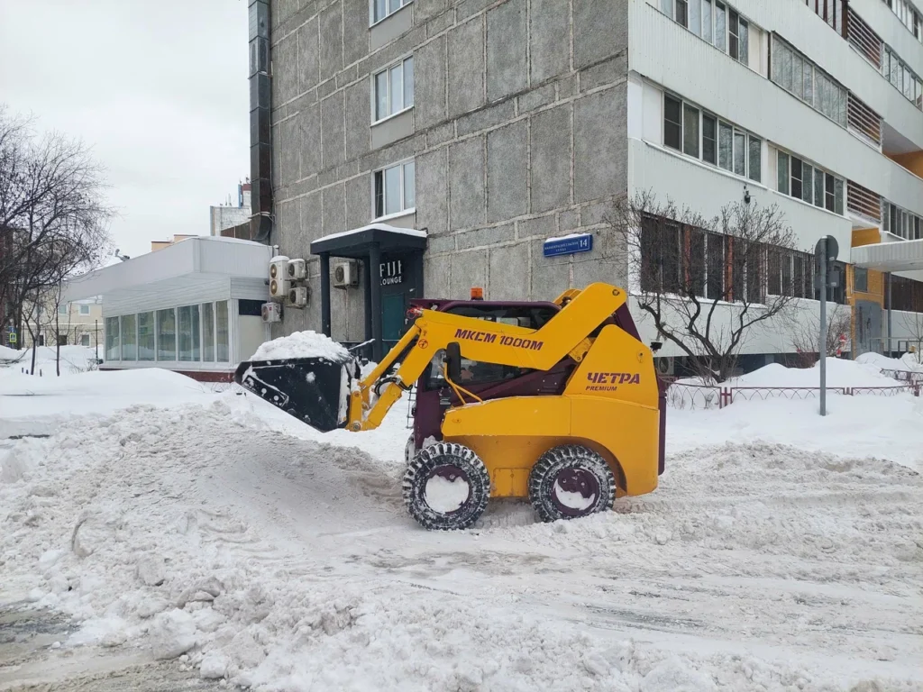 уборка снега, фото Яна Маевская