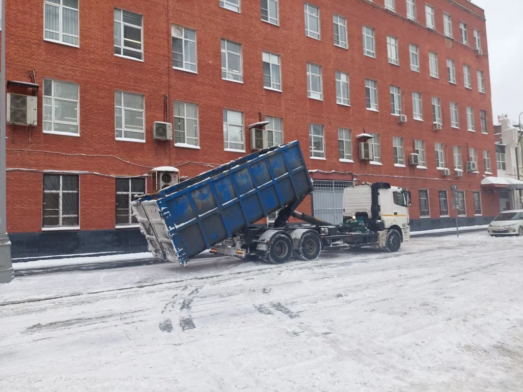 уборка снега, фото Яна Маевская