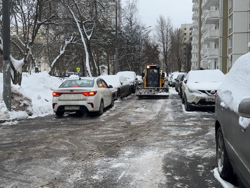 уборка снега, фото ГБУ Жилищник района Коньково