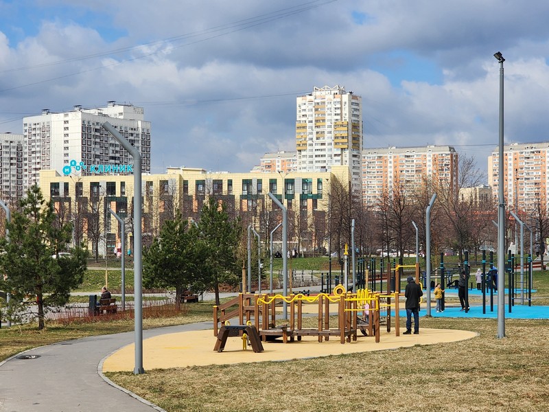 Сквер Ветеранов, парк, весна, фото Юлия Смагринская