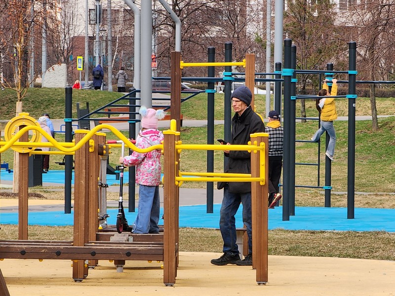 Сквер Ветеранов, парк, весна, фото Юлия Смагринская