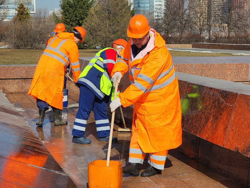 Поклонная гора, промывка фонтана, фонтан Годы войны, фото Юлия Смагринская