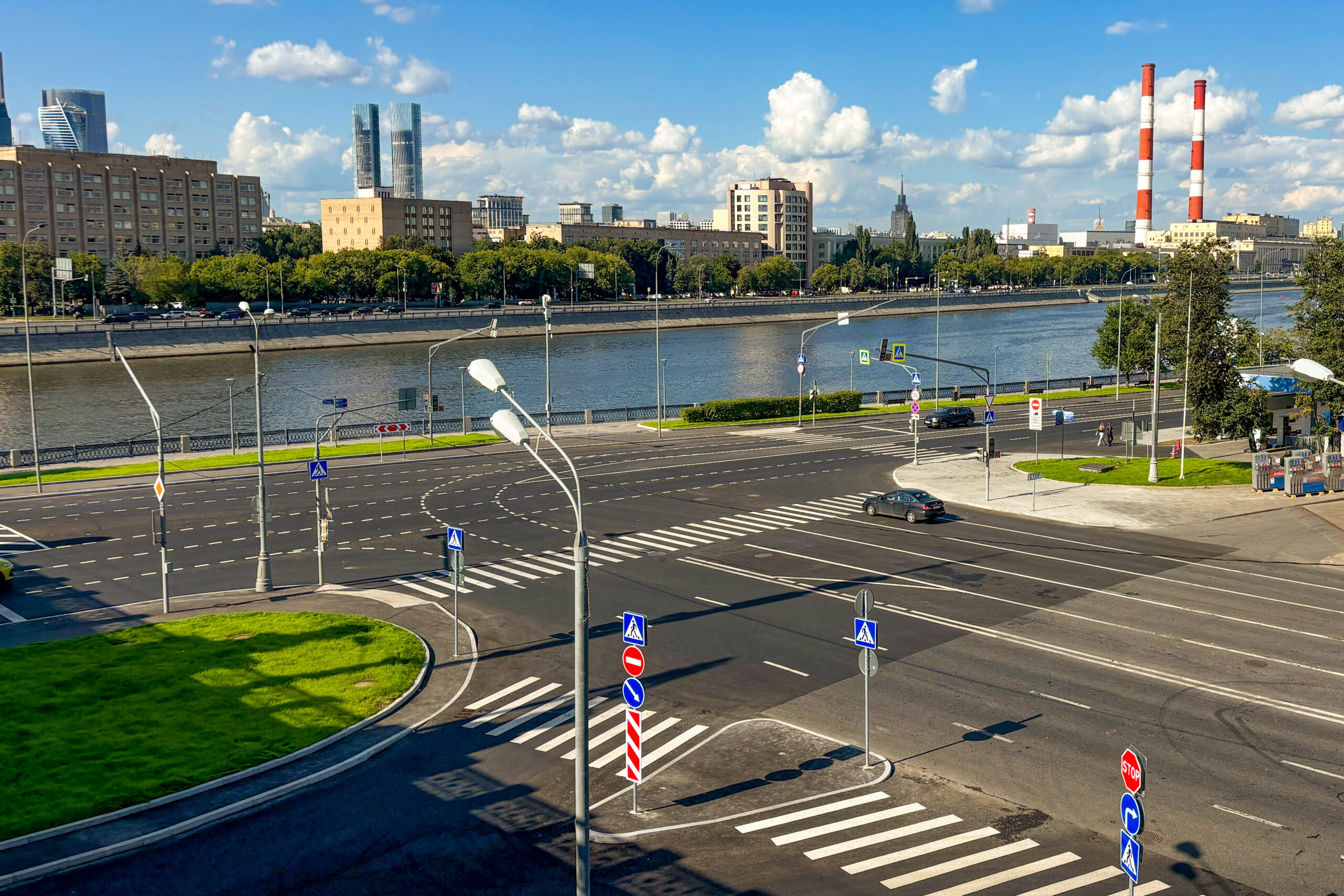 завершился комплексный ремонт Новодевичьей набережной