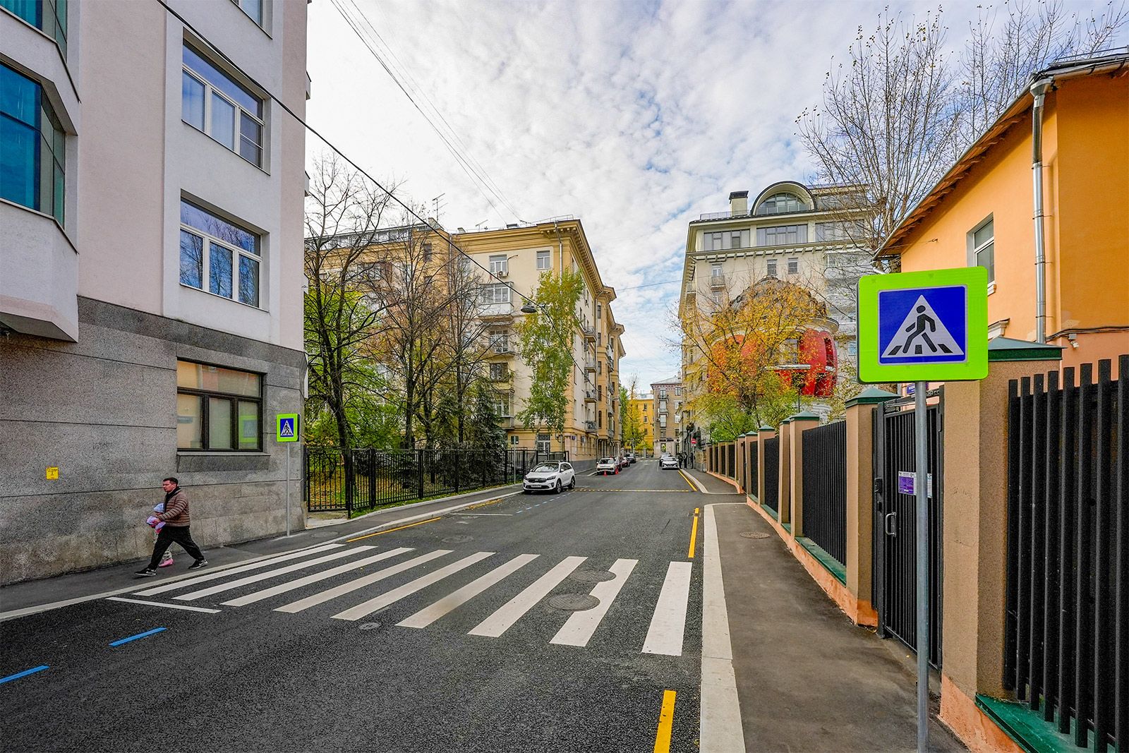 Обновлённая улица Машкова в Басманном районе Москвы. фото КГХ