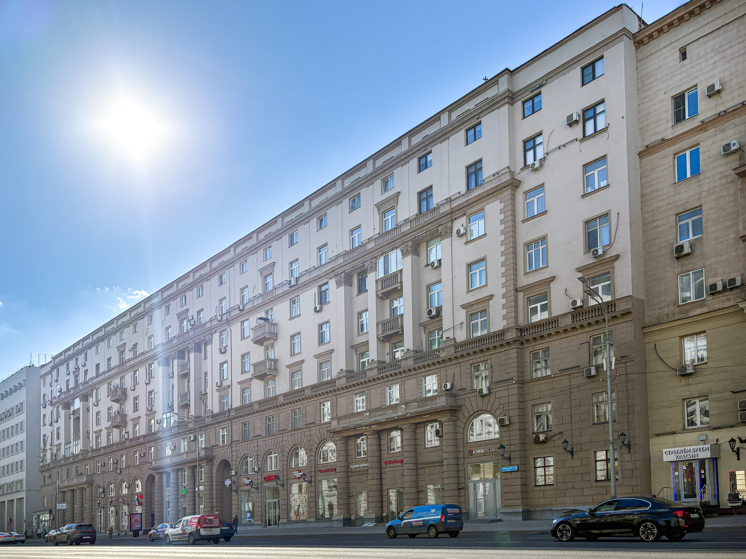 Обновление лифтового оборудования в доме 71, строении 1 на проспекте Мира. Фото: Фонд капитального ремонта города Москвы.