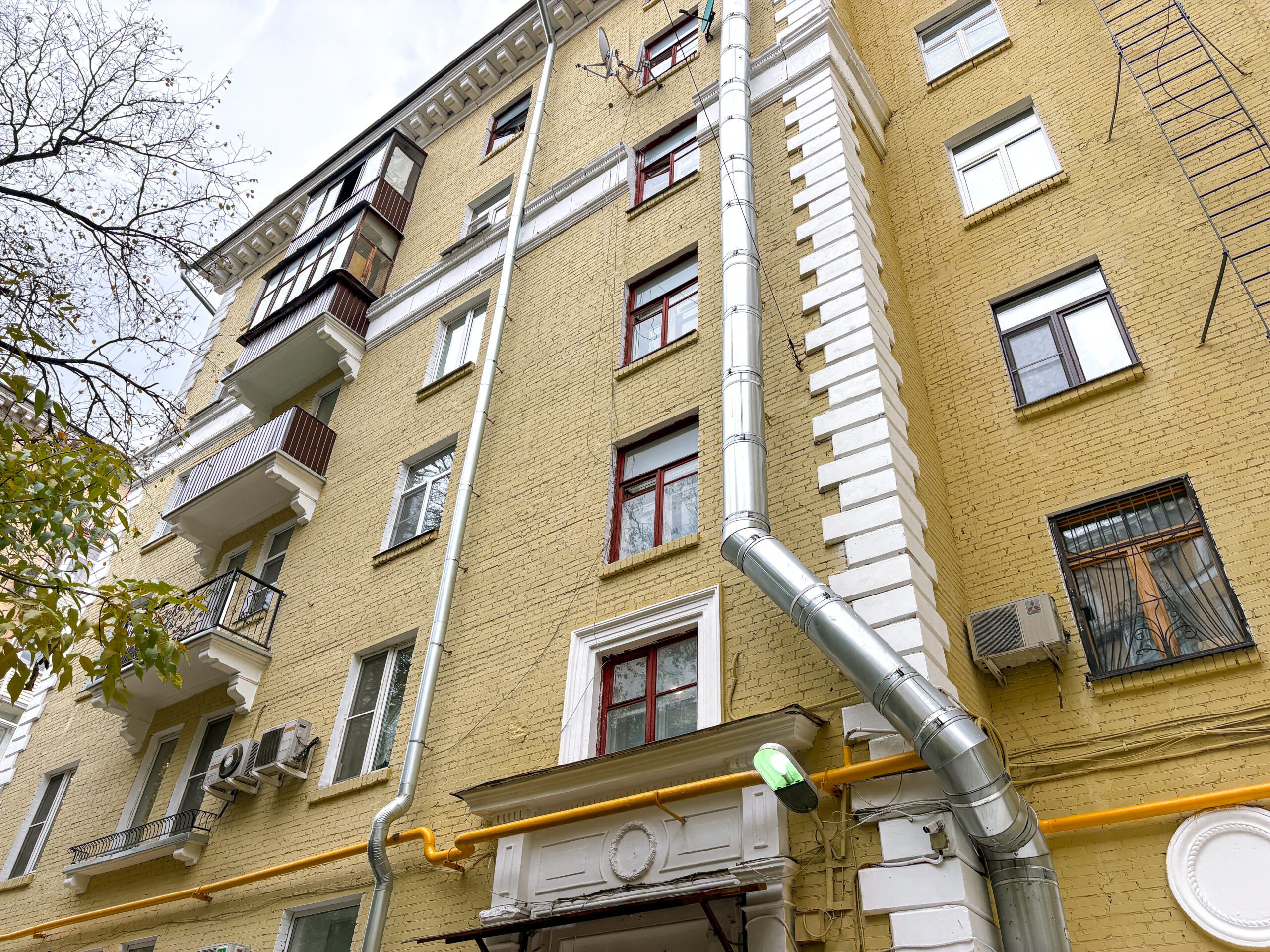 Восстановление фасада неоклассического дома в районе Сокол, фото ФКР