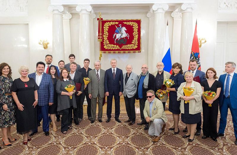 деятели литературы и искусства