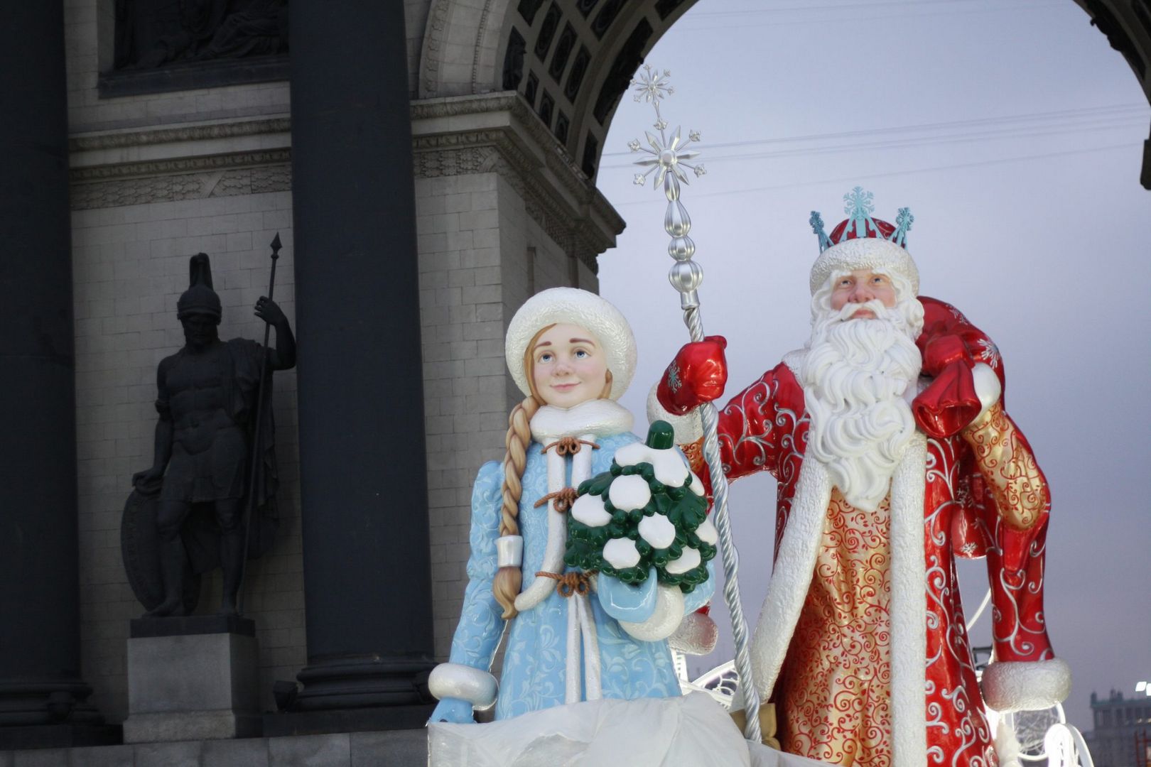 триумфальная арка, украшение Москвы, дед Мороз, Снегурочка