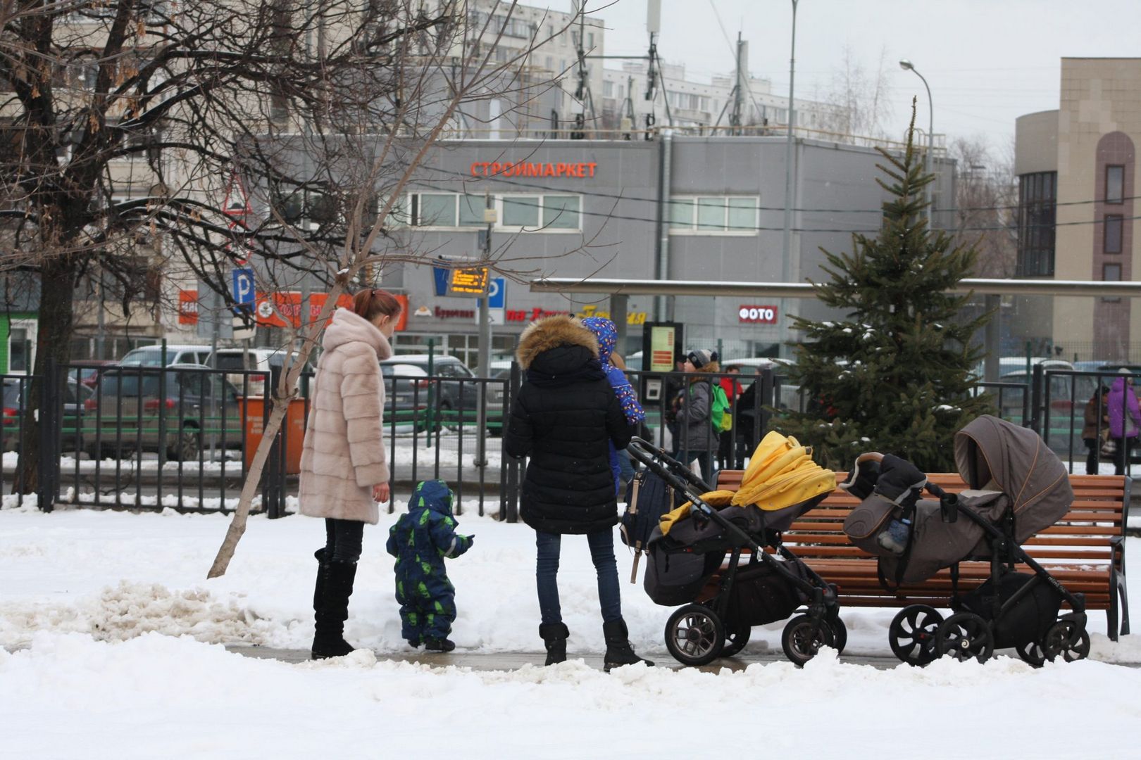 сквер, зима, дети