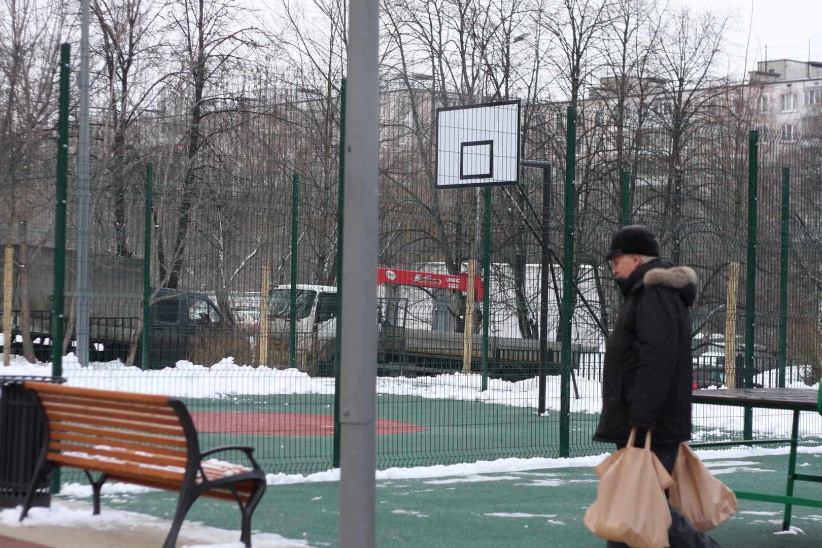сквер, зима, спортплощадка