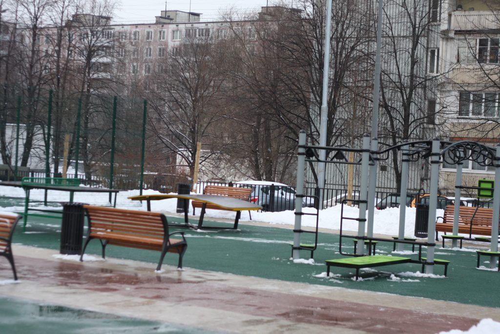 сквер, зима, воркаут - площадка