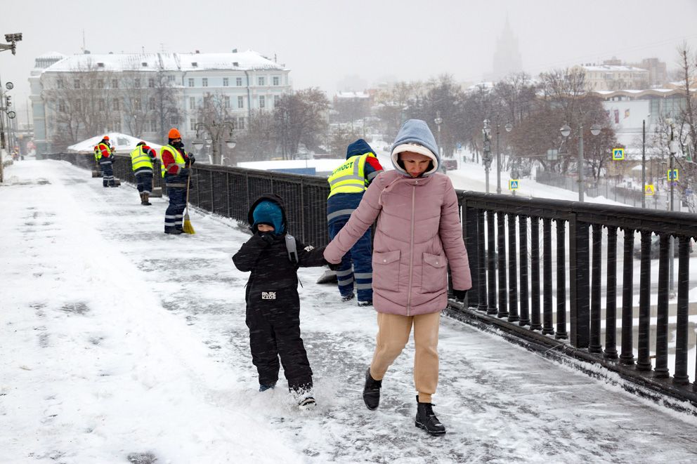 уборка снега, зима в Москве, снегопад