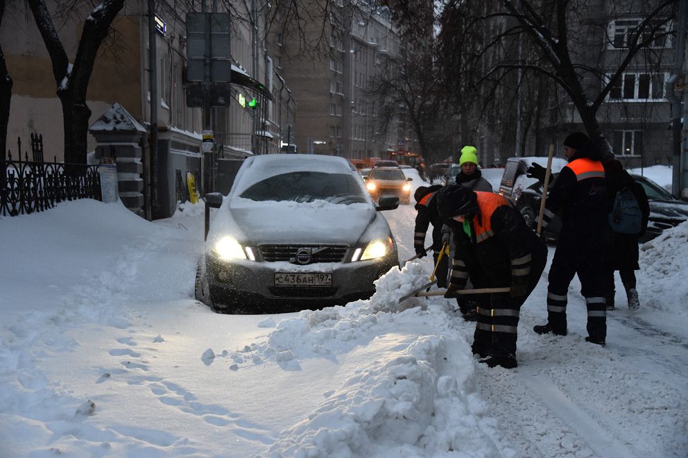 уборка снега, зима, АО Мосгаз