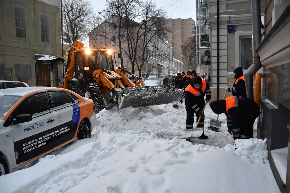 уборка снега, зима, АО Мосгаз