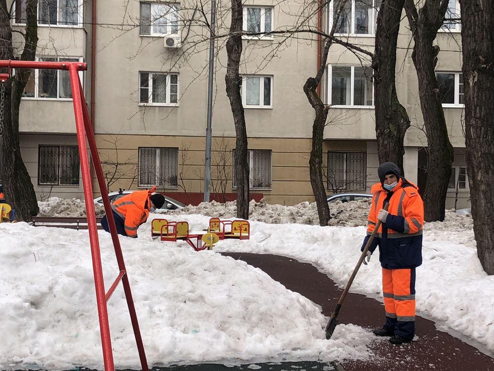 уборка снега, детская площадка, Лефортово