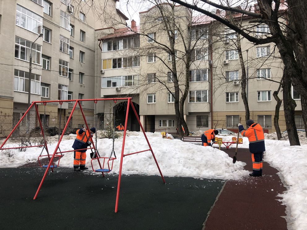 уборка снега, детская площадка, Лефортово