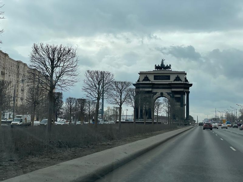 Триумфальная арка, Кутузовский проспект, дорога
