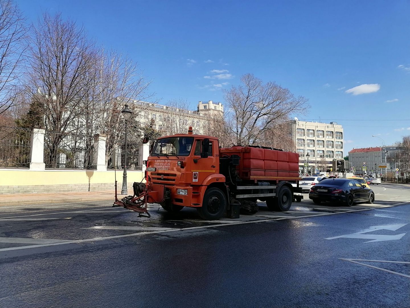 уборка улиц, техника, весна