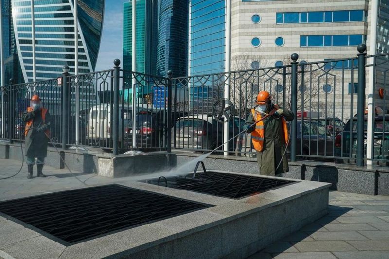 вентшахта, Москоллектор, промывка, весна в москве, рабочий, благоустройство
