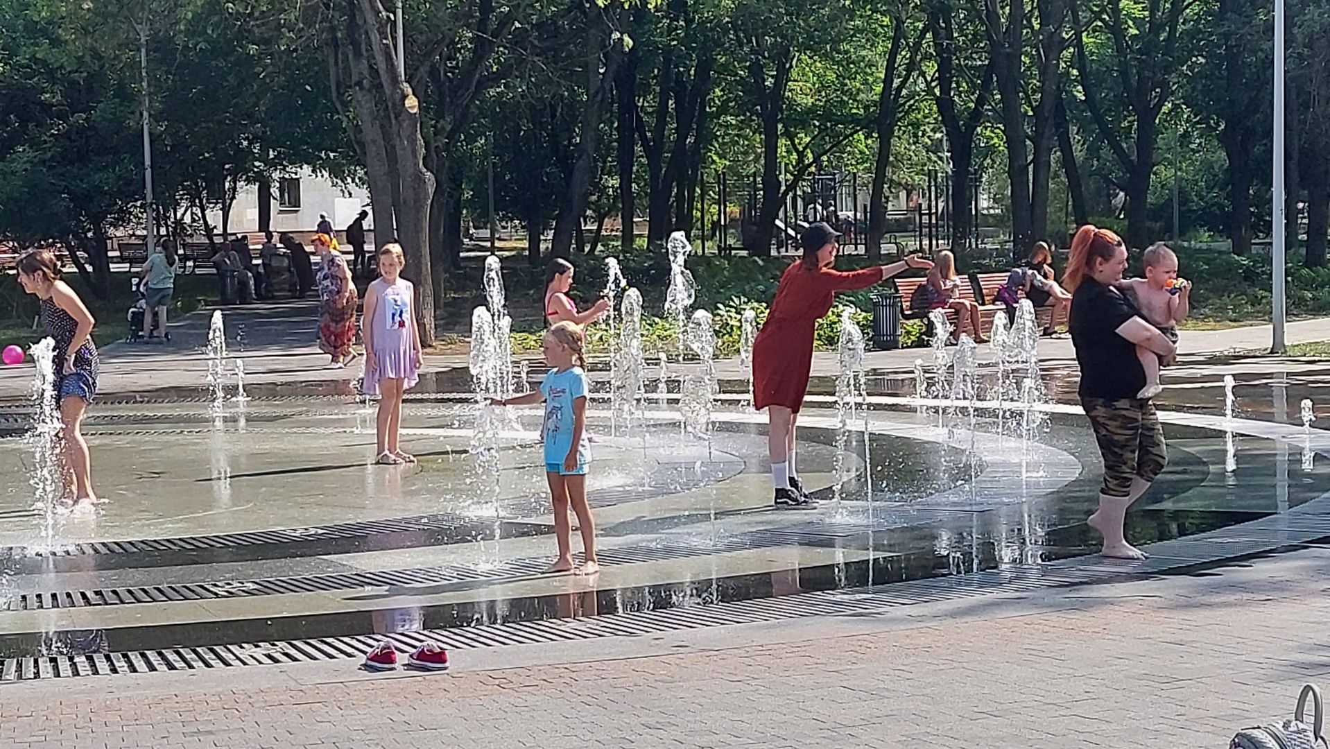 жара, фонтан