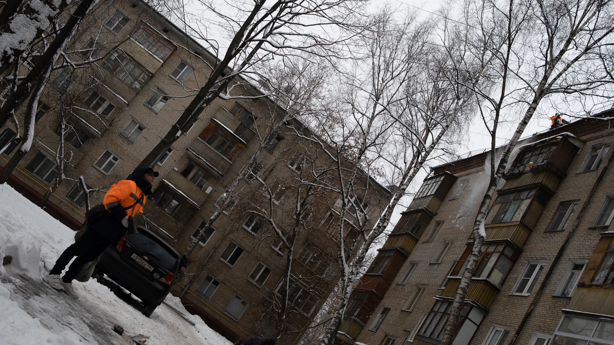 крыша, дом, снег, уборка снега, зима, Гольяново