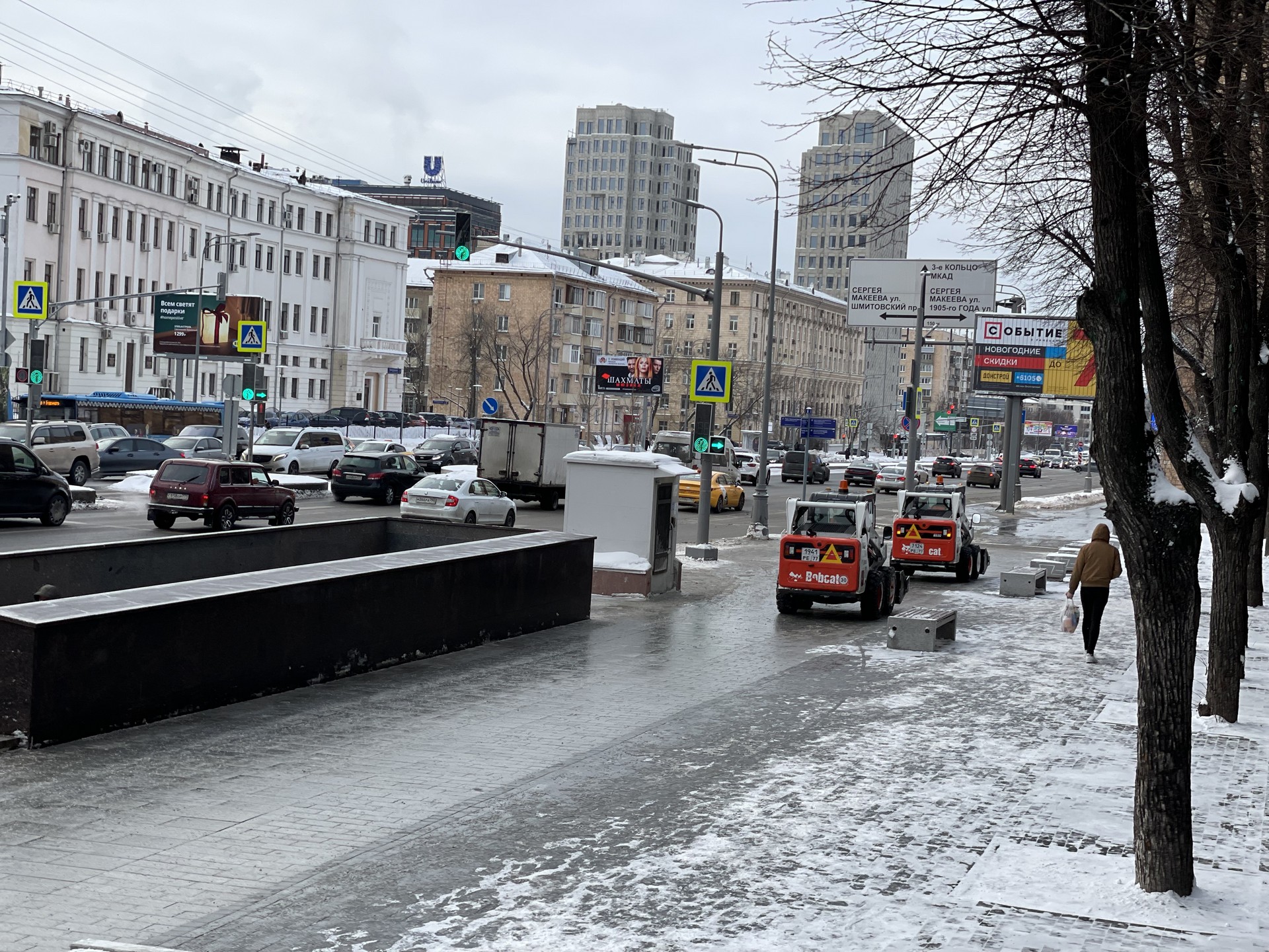 техника, уборка снега, трактор , рабочие. Фото Наталии Бахаревой