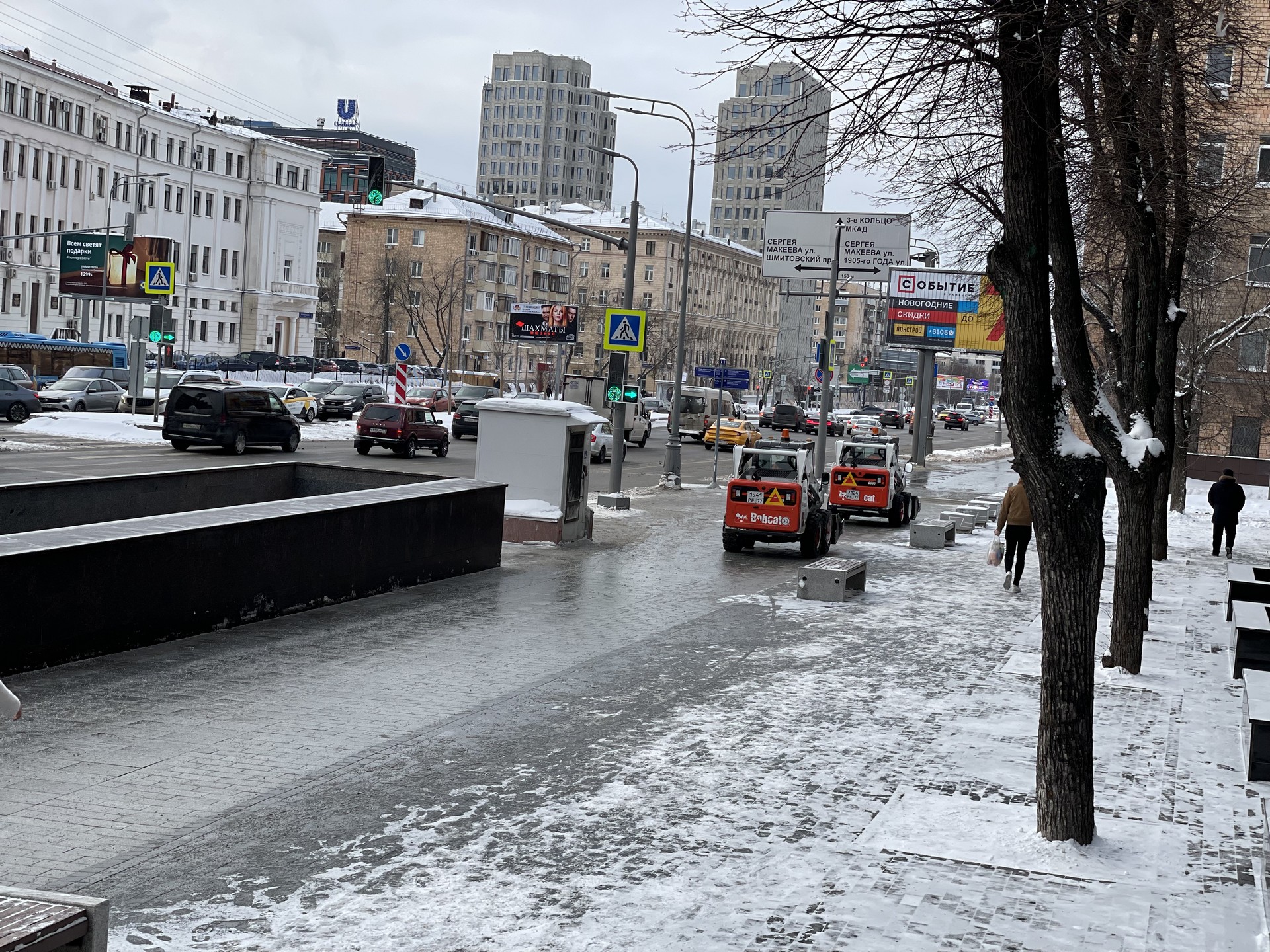 техника, уборка снега, трактор , рабочие. Фото Наталии Бахаревой