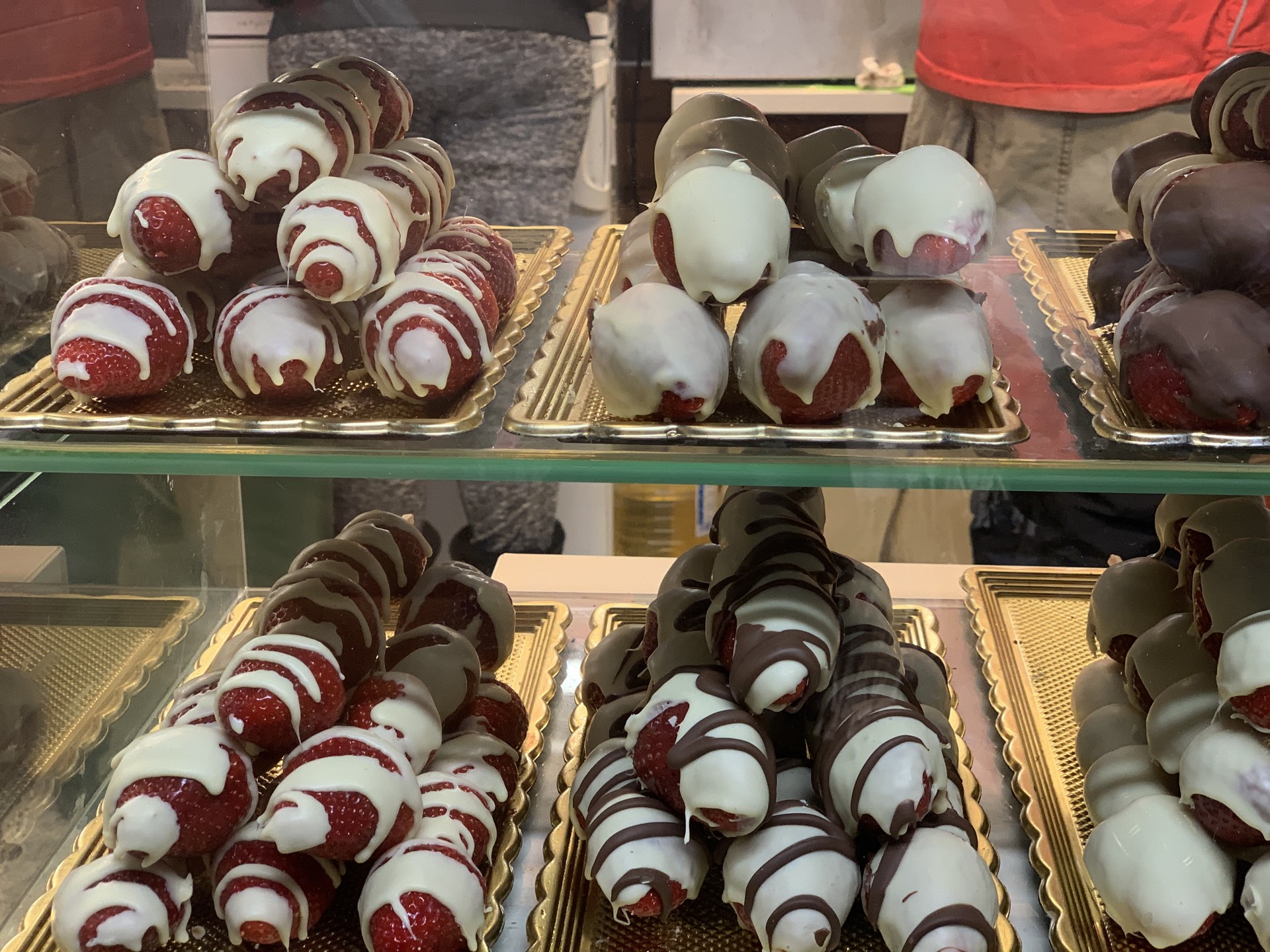 десерт, клубника в шоколаде, еда, продукты. Фото Наталии Бахаревой