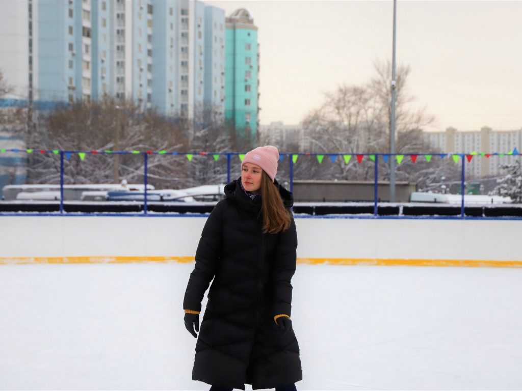 зима, каток, украшение. Фото Юлии Смагринской