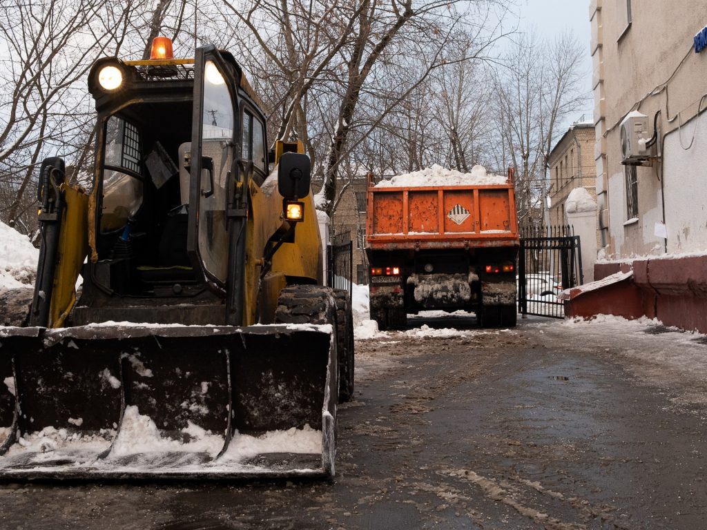 уборка снега, снег, техника, зима. Фото Константина Ерохина