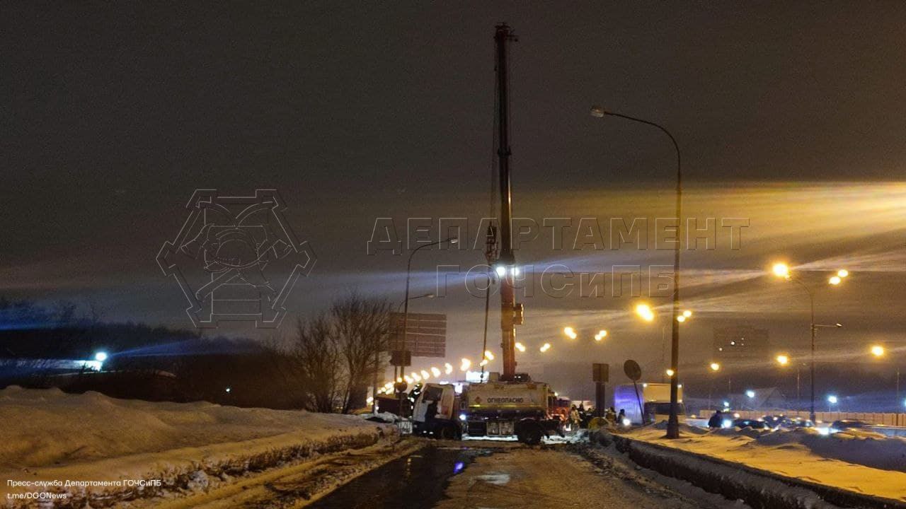ДТП, авария, бензовоз перевернулся, происшествия в Москве