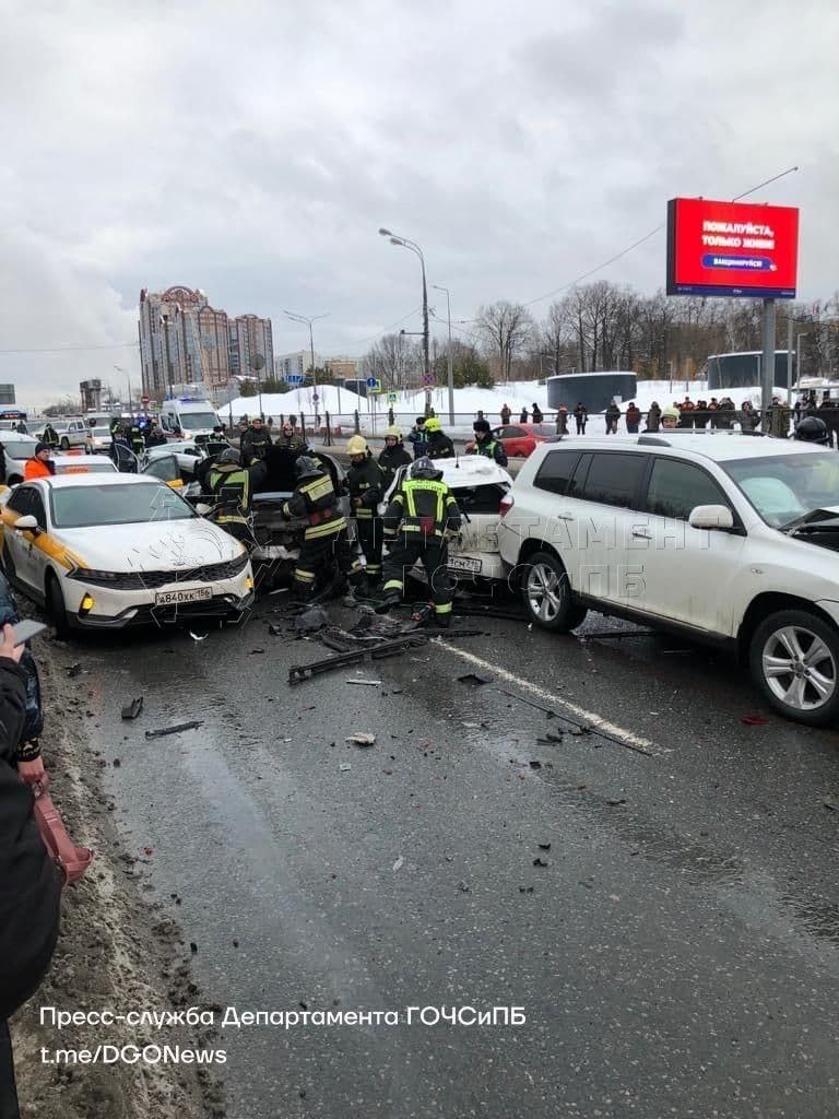 ДТП, происшествия в Москве, авария на Рублевском шоссе