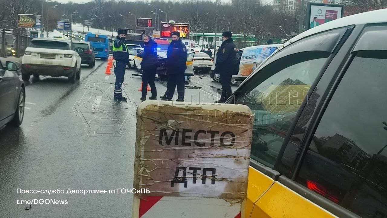 ДТП, происшествия в Москве, авария на Рублевском шоссе
