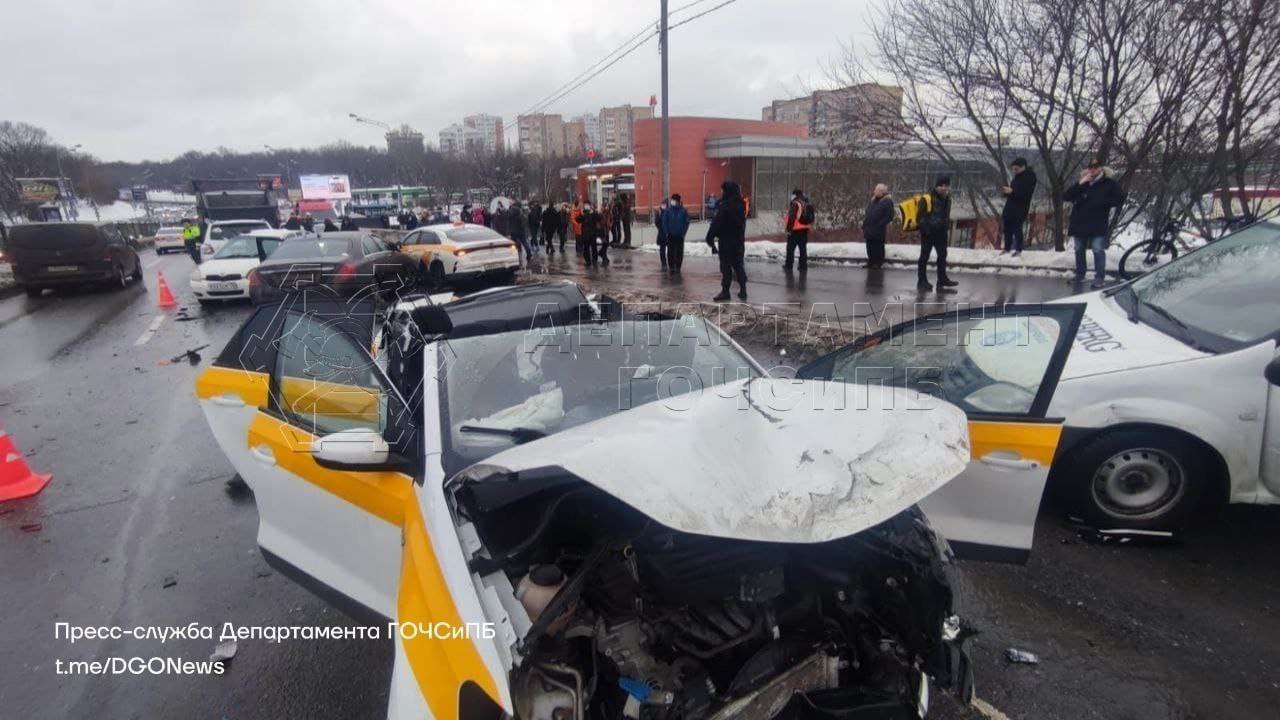 ДТП, происшествия в Москве, авария на Рублевском шоссе