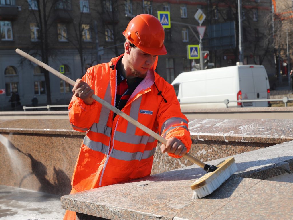 весна в Москве, ГБУ Гормост, кинотеатр Юность, пешеходный подземный переход, Щукино, фото Юлии Смагринской