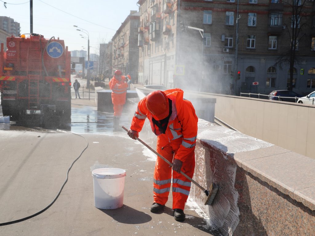 весна в Москве, ГБУ Гормост, кинотеатр Юность, пешеходный подземный переход, Щукино, фото Юлии Смагринской