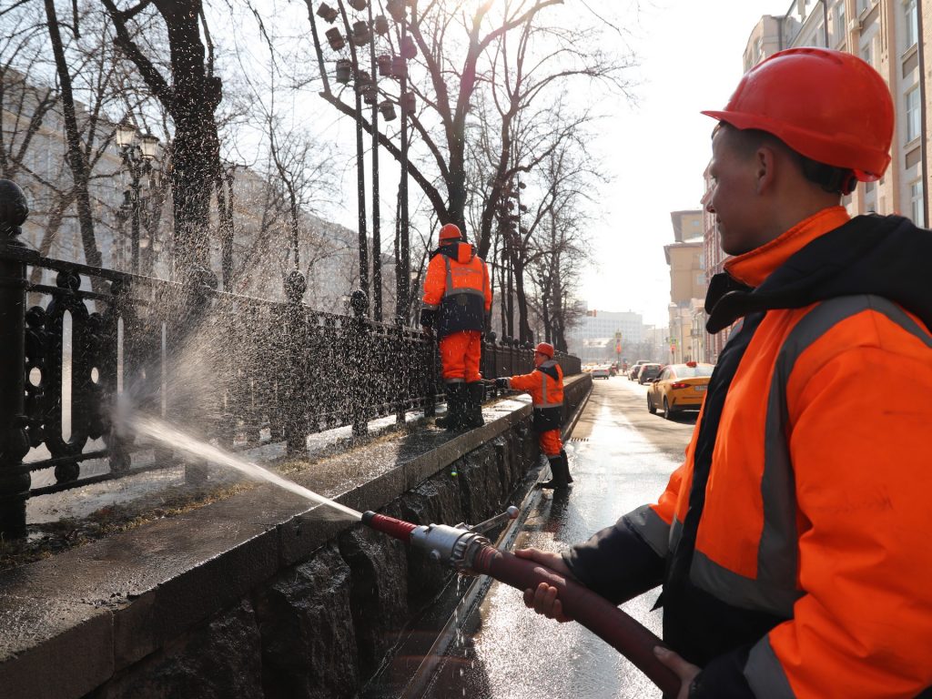 весеняя уборка, промывка, весна в Москве, уборка, фото Юлии Смагринской