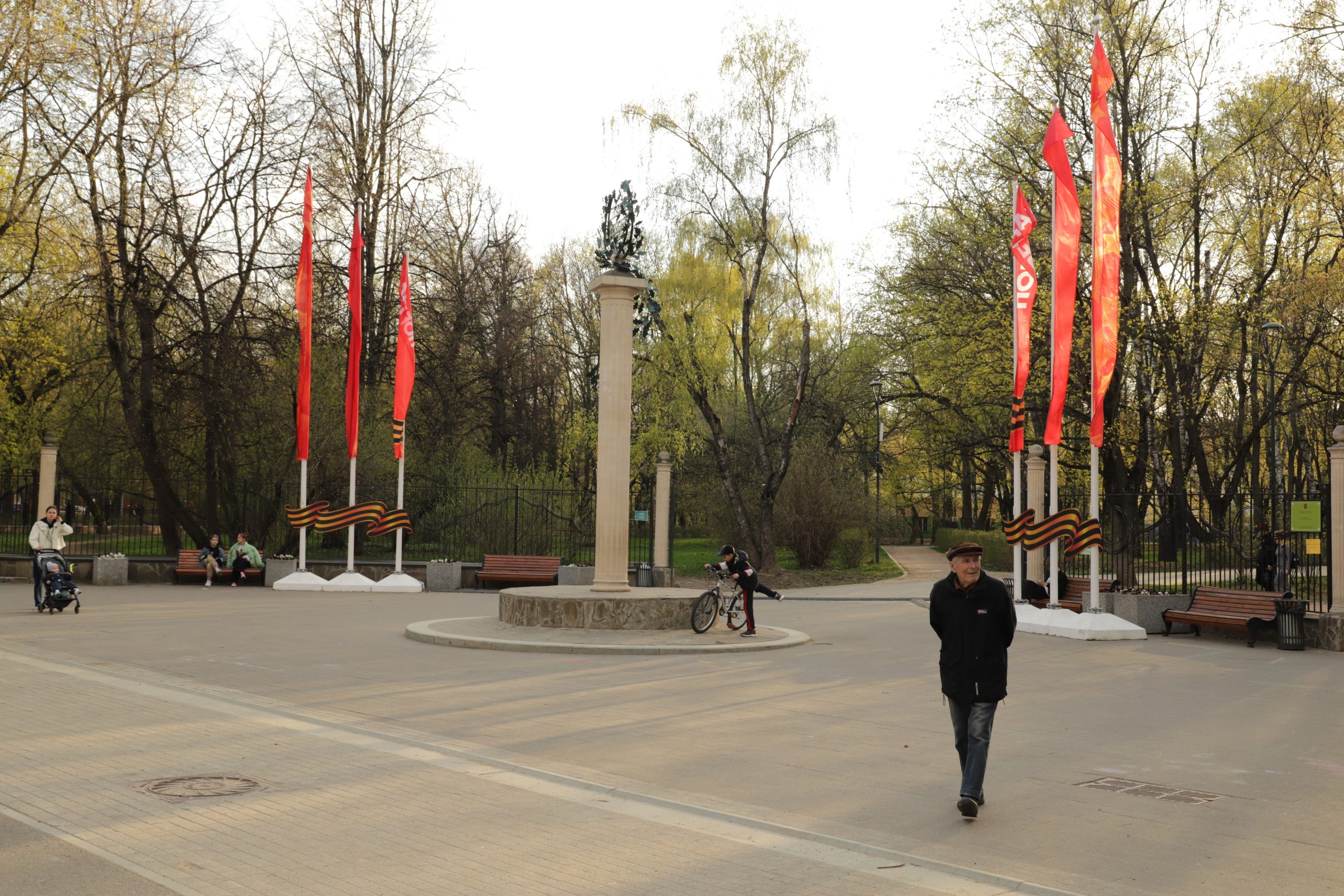 парк дубки, День Победы, 9 Мая, украшение Москвы, фото Юлии Смагринской