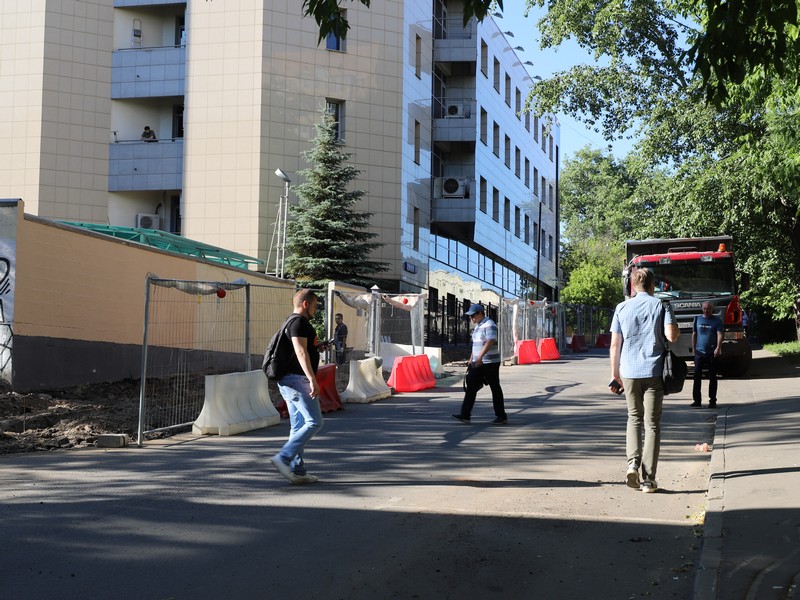 Для пешеходов созданы удобные проходы,  благоустройство у БКЛ Электрозаводская, фото Юлия Смагринская