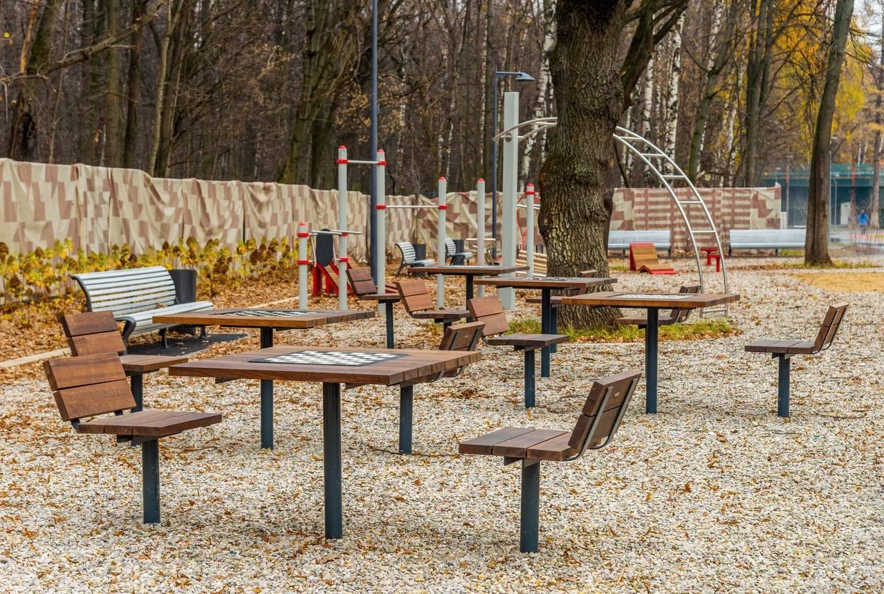 спорткомплекс Авангард, площадка для пожилых людей, фото КГХ