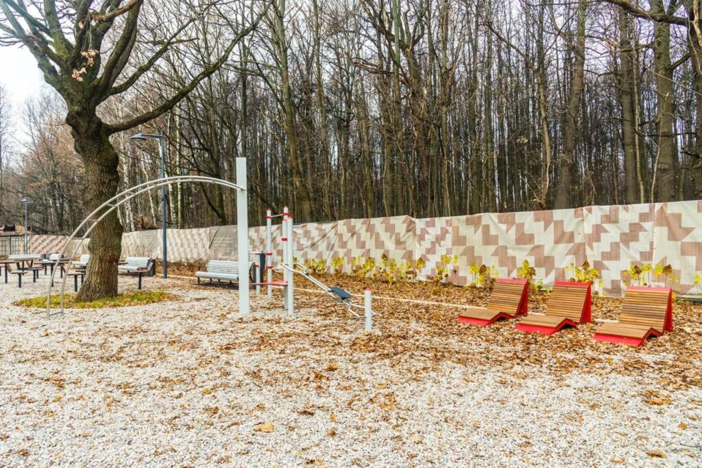 спорткомплекс Авангард, площадка для пожилых людей, фото КГХ
