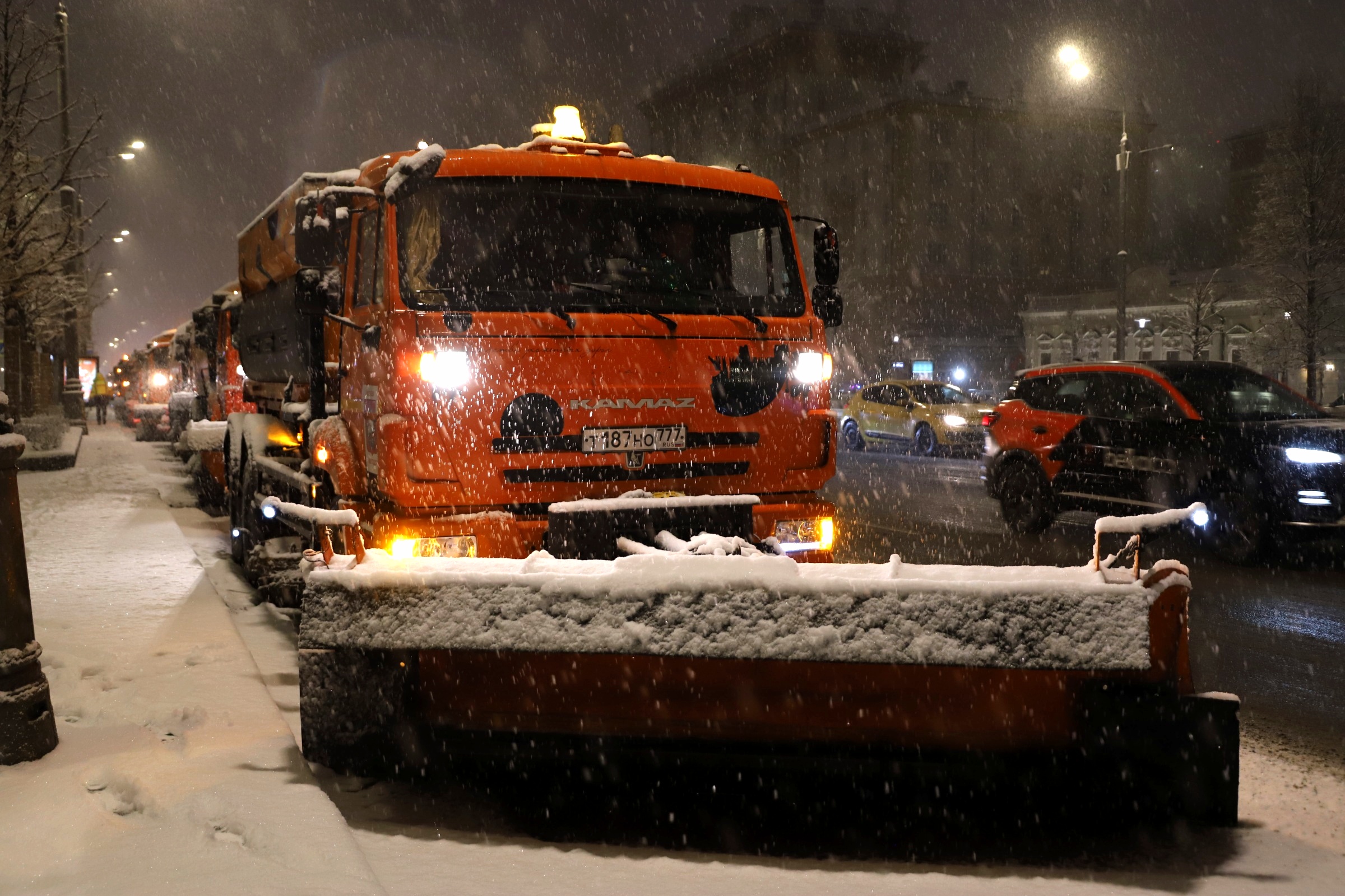 техника, уборка снега, зима в москве, фото Юлия Смагринская
