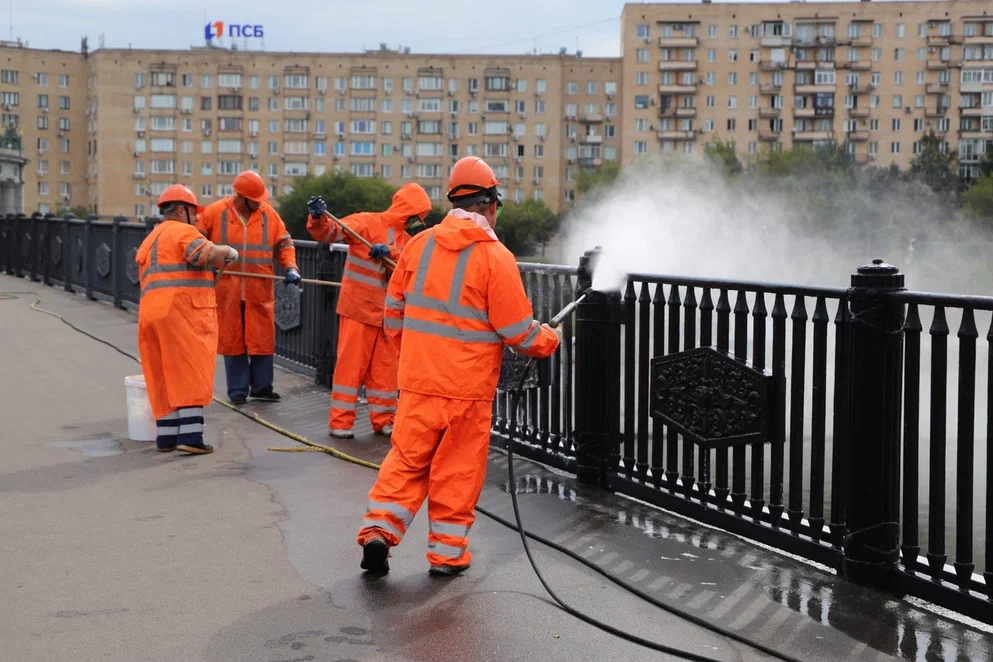 пена, промывка, ограждение, мост, фото Юлия Смагринская