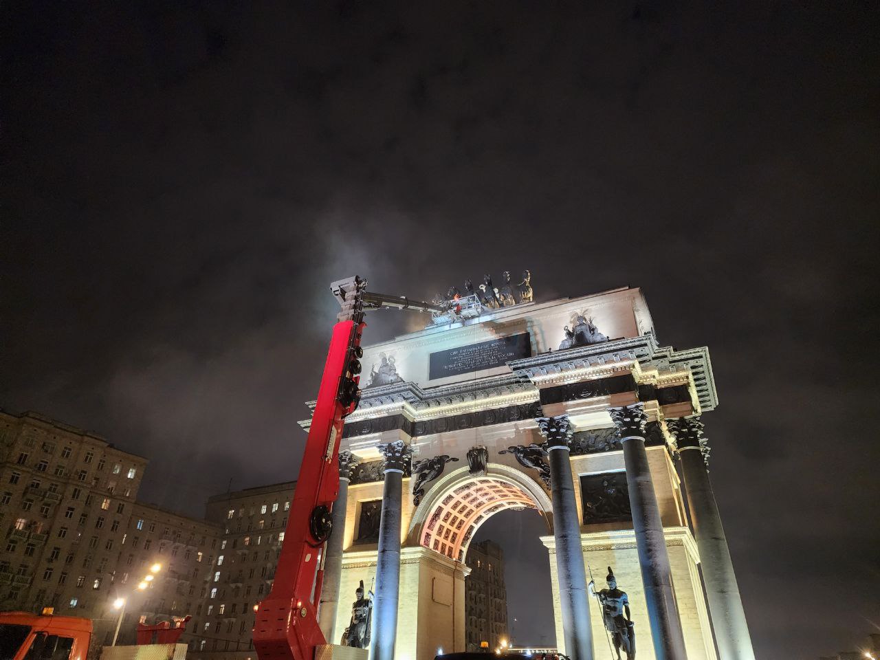 Кутузовский проспект, триумфальная арка, промывка, фото КГХ