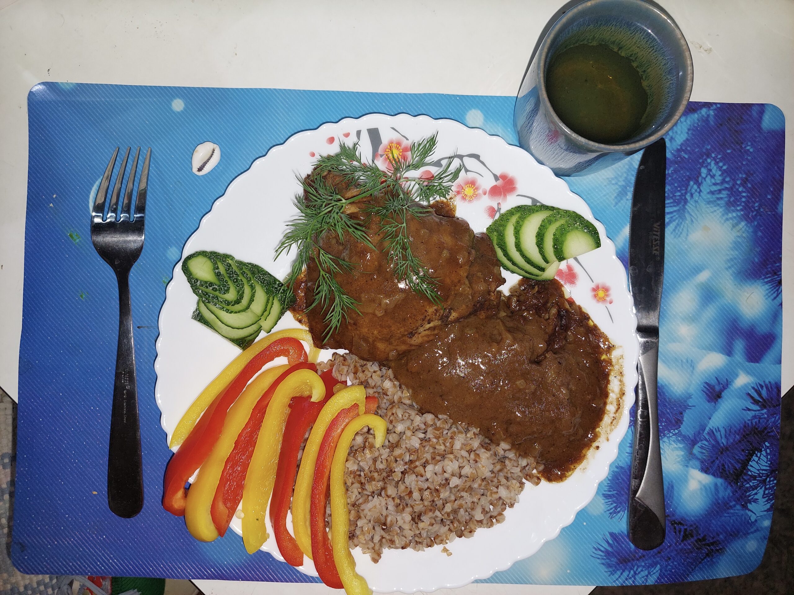 еда, продукты, обед, гречка, перец, соус, мясо, фото Яна Маевская